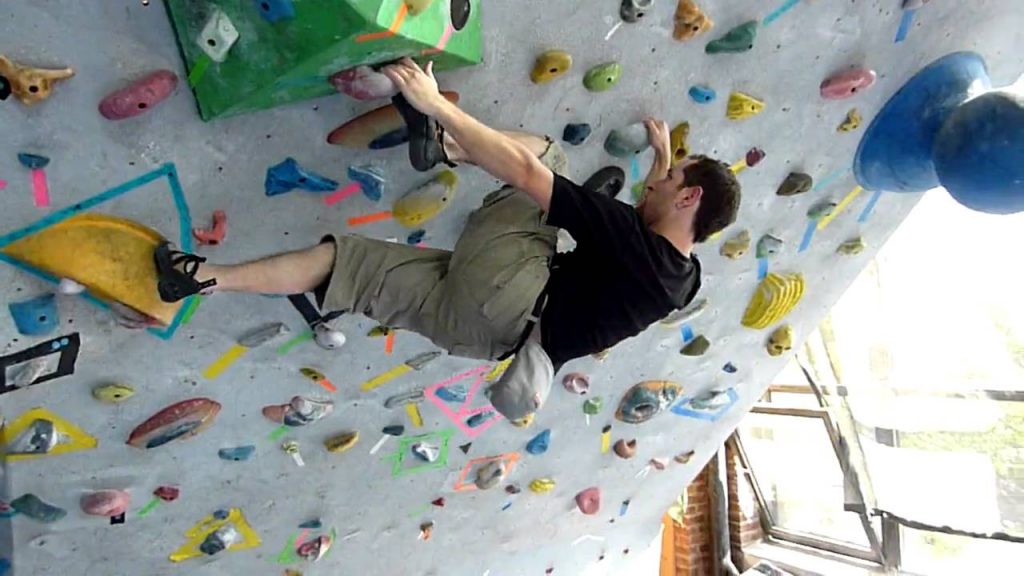 A Complete Guide to Bouldering and How it Adds Adventure in Your Life